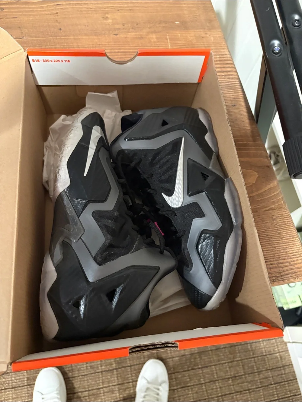 Lebron XI size 6.5y